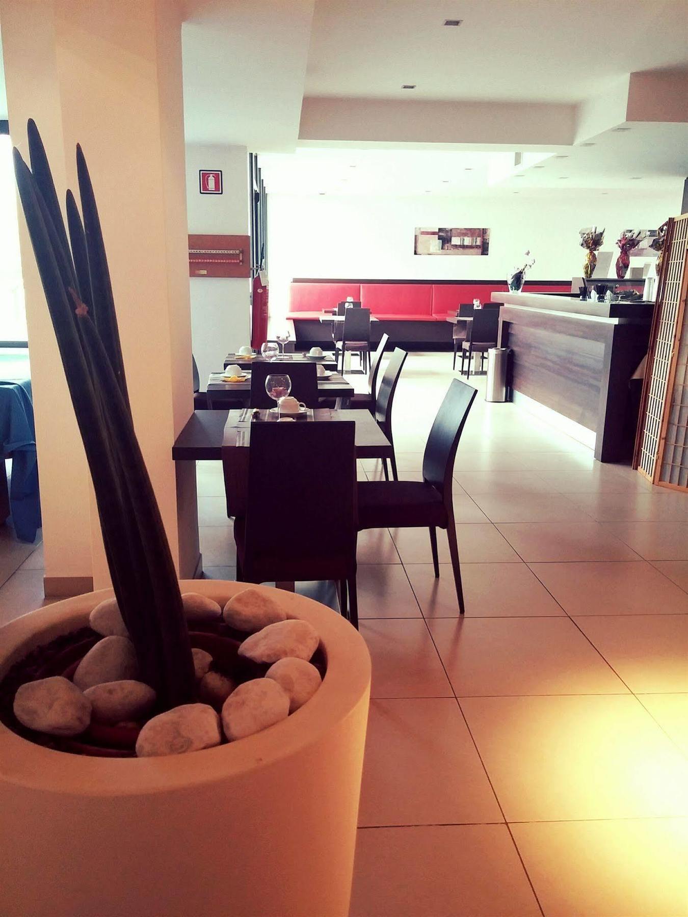 Garden Hotel Latina Extérieur photo